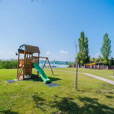 Apartment Luxus Partivilla Szantod